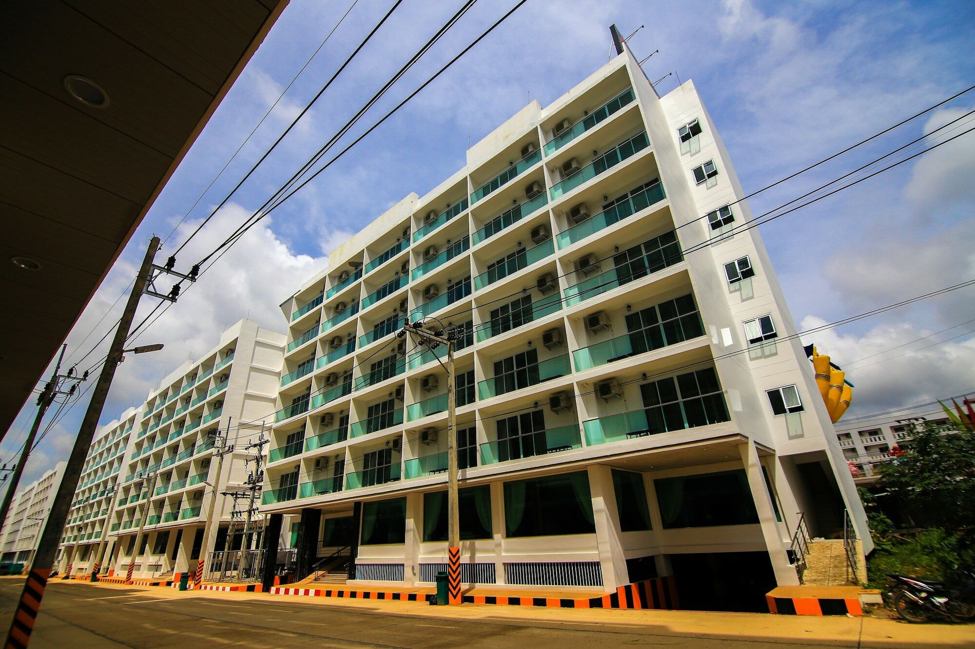 M Soho Danok Hotel Sadao Exterior photo